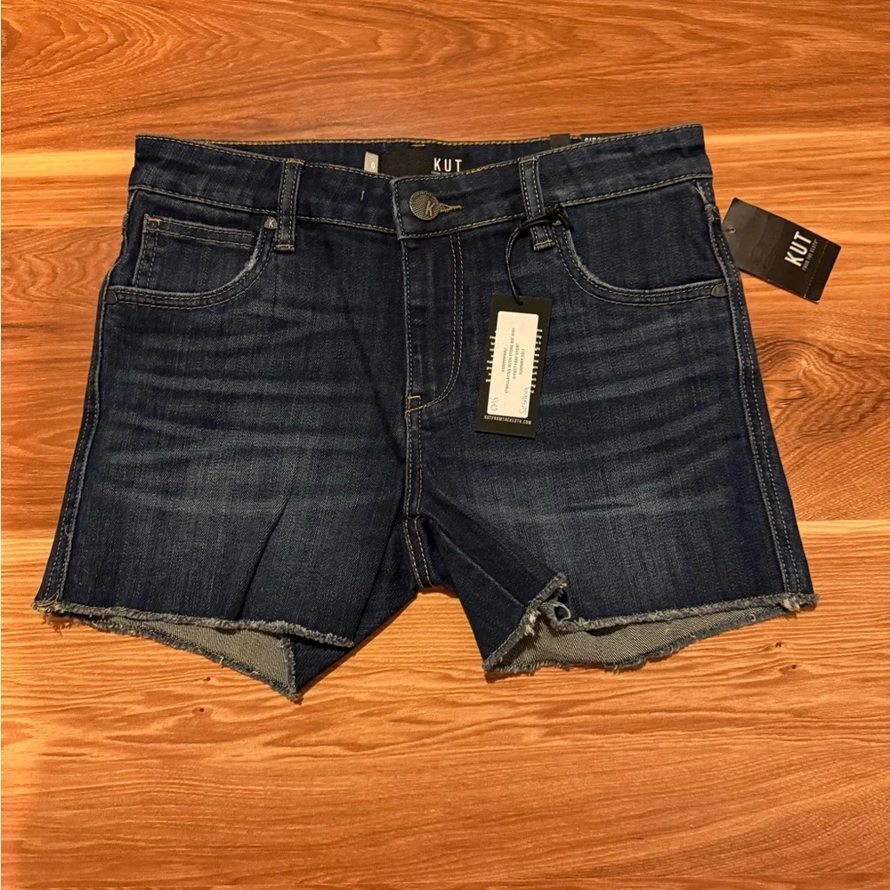 Kut from the Kloth Gidget Fray Shorts - Picture 1 of 7